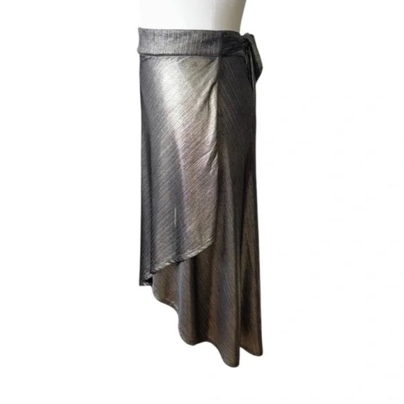 HOUSE OF HARLOW 1960 x REVOLVE Maya Wrap Skirt in Liquid Gold - Picture 3 of 5